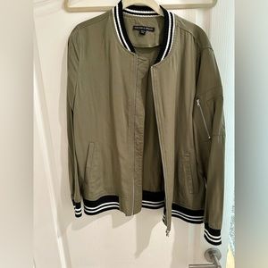 Lightweight bomber jacket